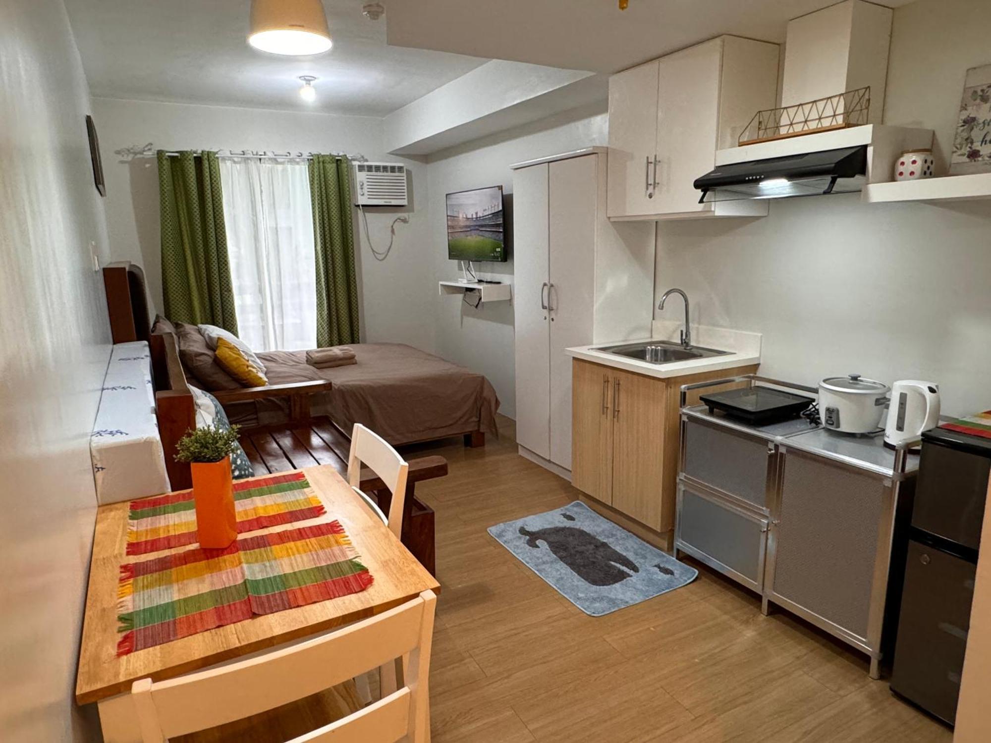 Cozyvilla At Pine Suites Tagaytay 2Br Or Studio With Free Parking 2Br In Basement Parking And Studio In Offsite Parking Tagaytay City Extérieur photo