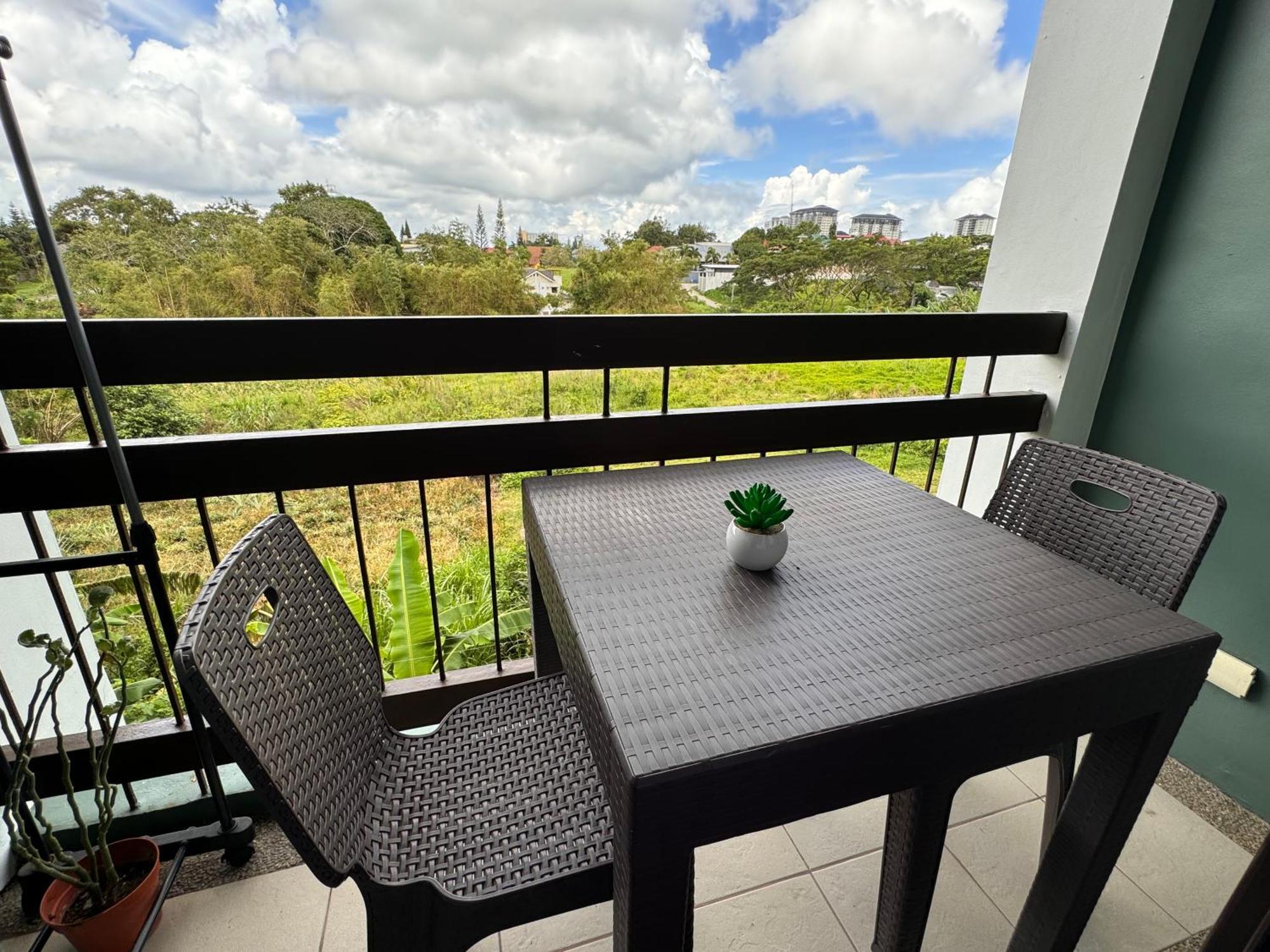 Cozyvilla At Pine Suites Tagaytay 2Br Or Studio With Free Parking 2Br In Basement Parking And Studio In Offsite Parking Tagaytay City Extérieur photo